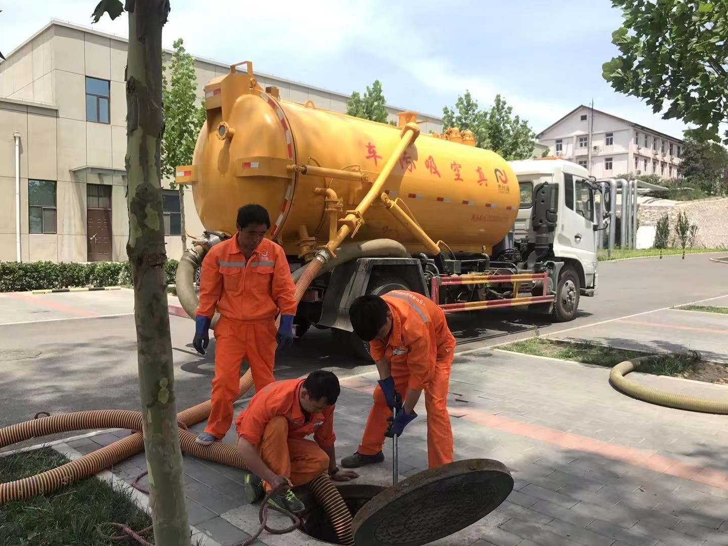 黑山化粪池清理与5-8吨吸粪车施工效率分析